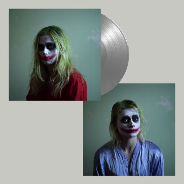 Ilmestyy 13.3.2026 / Maustetytöt – Itken jos mua huvittaa