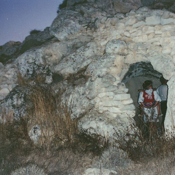 Pietu Arvola – Silmät sulaa (yellow)